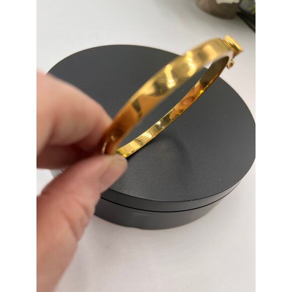 Kate Spade New York Gold Tone "Take A Bow" Bangle Bracelet - Picture 11 of 12